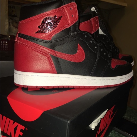 Air Jordan Banned 1s - Picture 3 of 4