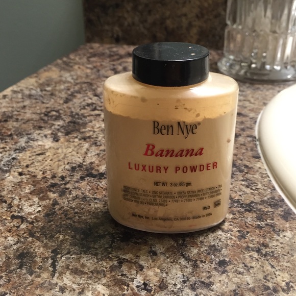 Ben Nye Banana Luxury Powder