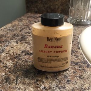 Ben Nye Banana Luxury Powder