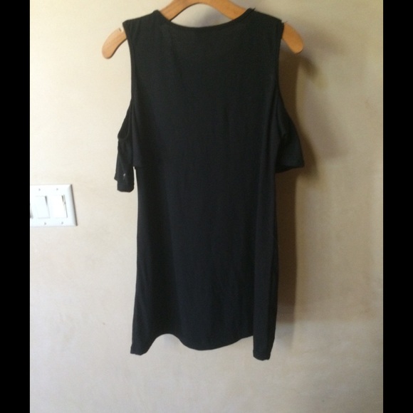 Black dress off the shoulder dress - Picture 3 of 4