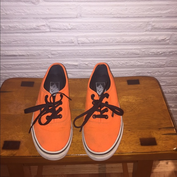 Orange vans☀️💥