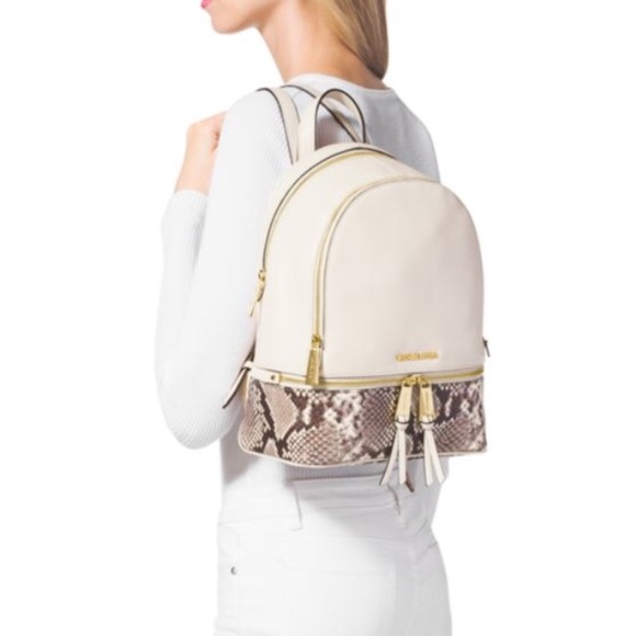 Michael Kors Handbags - ✨🎒LIMITED  TIME 🎒✨MK Backpack