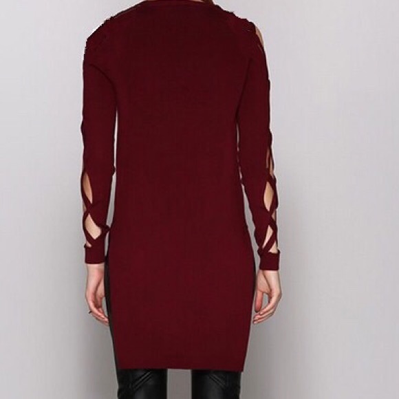 beige V-neck knitted shirt - Picture 3 of 3