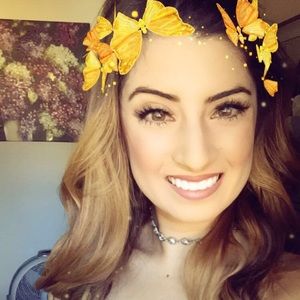 Meet your Posher, Nathaly