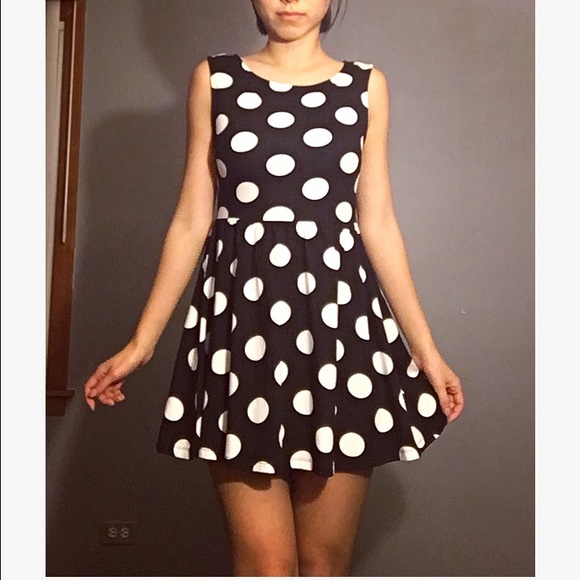 H&M Dresses & Skirts - Poka Dot dress 60’s