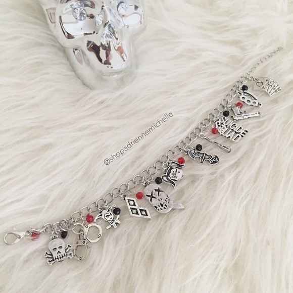 NEW Harley Quinn silver charm bracelet - Picture 2 of 4