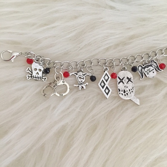 NEW Harley Quinn silver charm bracelet - Picture 3 of 4