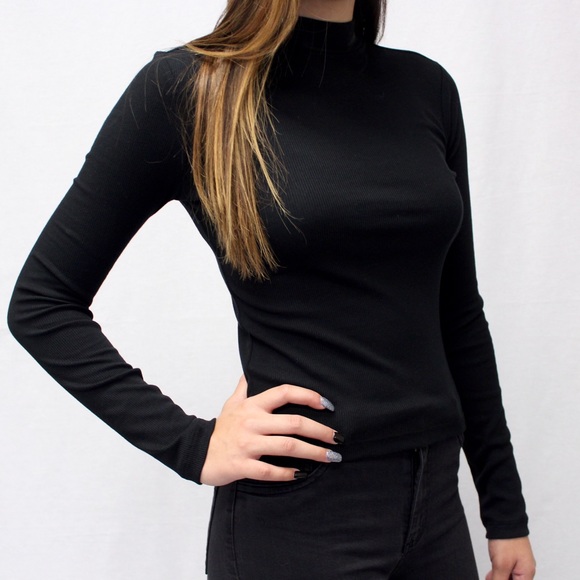Black turtleneck RIBBED MATERIAL