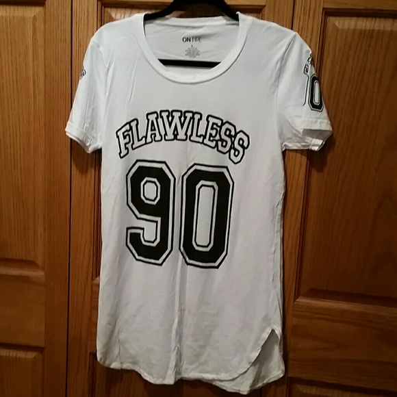 ON Fire Tops - Flawless White &  Navy Blue 90 Sleep T