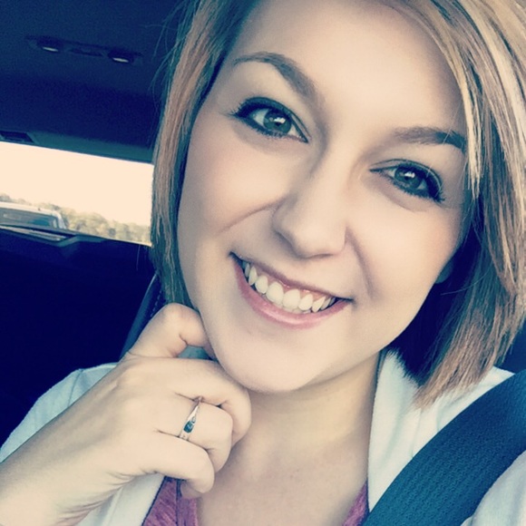 Meet your Posher, Kenzi - Picture 1 of 1