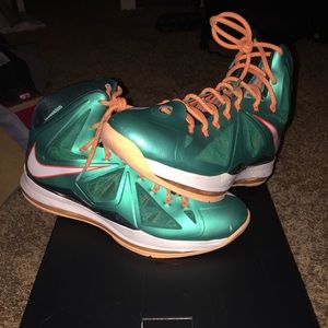 Lebron 10 Dolphin size 11.5