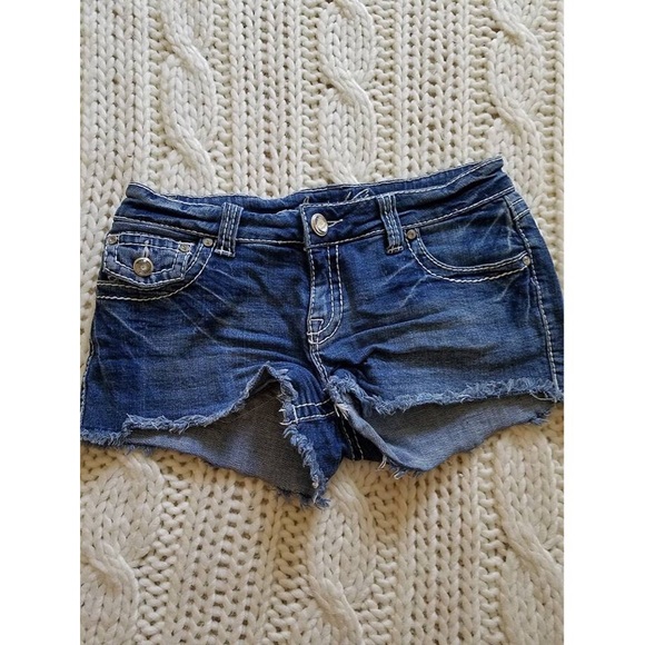 Love Notes size 7 shorts