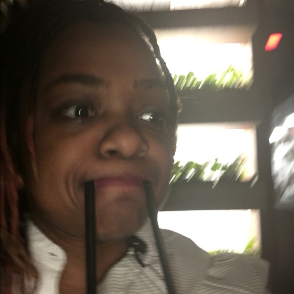 Meet your Posher, Atara - Picture 1 of 1