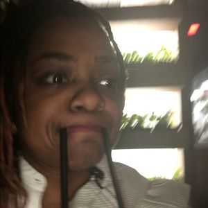 Meet your Posher, Atara