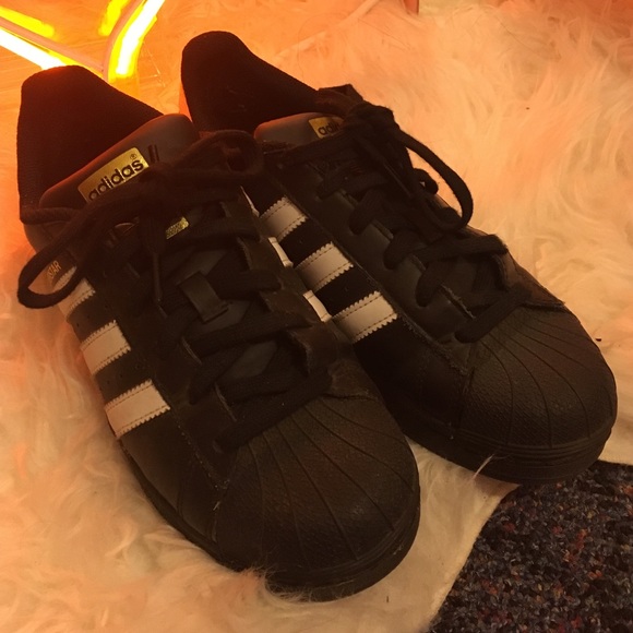 Black adidas superstars