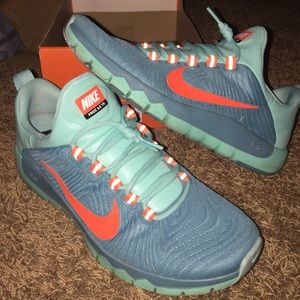 Turquoise Nike Free trainers 5.0