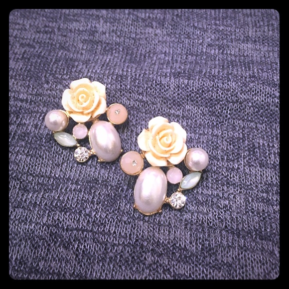 Earrings - Picture 1 of 1