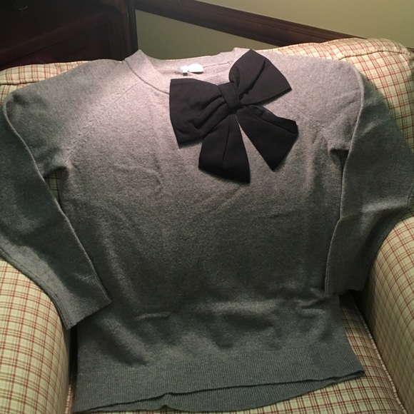 Kate Spade brown sweater with classic black bow
