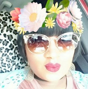 Meet your Posher, Javetta