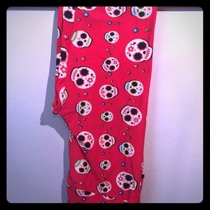 Lularoe OS Halloween Leggings- Skulls