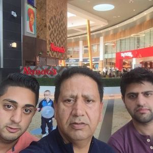 Meet your Posher, Naeem