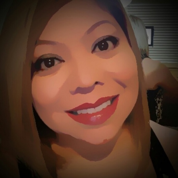 Meet your Posher, Monica