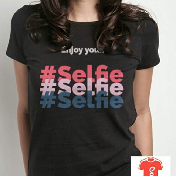 #Selfie Tee