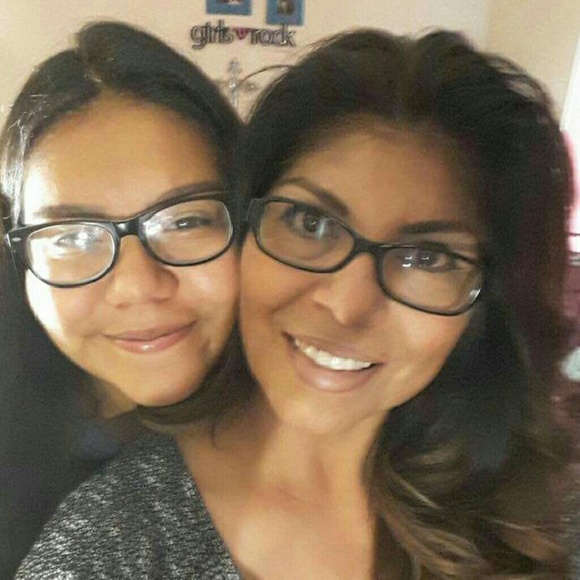 Meet your Posher, Leticia