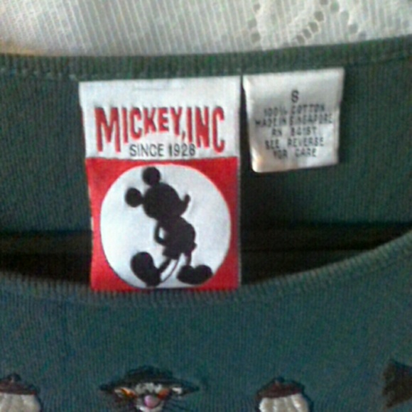 Disney Tigger Holiday Top ♡♡ - Picture 5 of 5