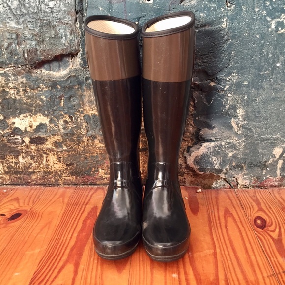 SOLD: Hunter Rain Boots; Women's Brown Carlyle - Picture 2 of 4