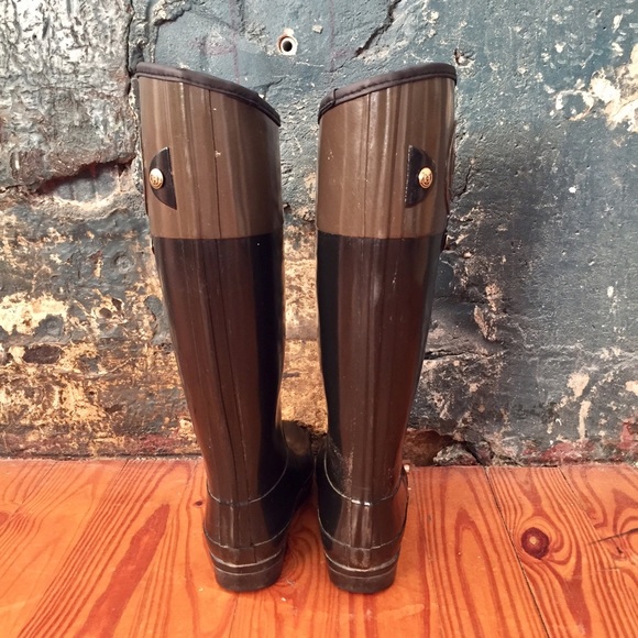 SOLD: Hunter Rain Boots; Women's Brown Carlyle - Picture 3 of 4