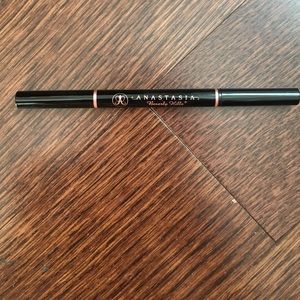 Anastasia Beverly Hills Brow Definer in Auburn