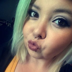 Meet your Posher, Christina