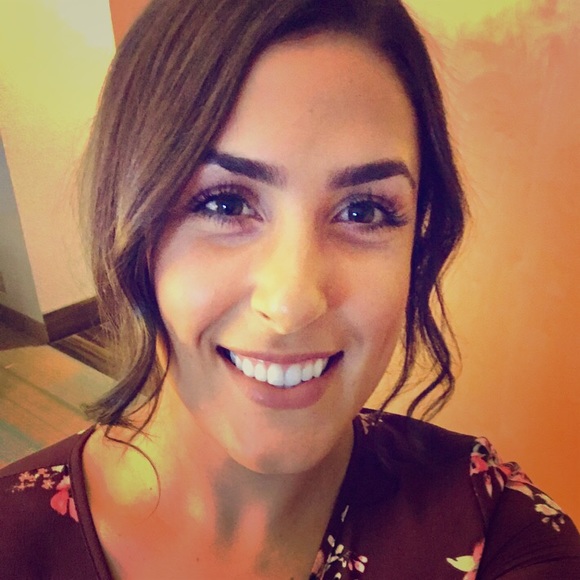 Meet your Posher, Jaclyn - Picture 1 of 1