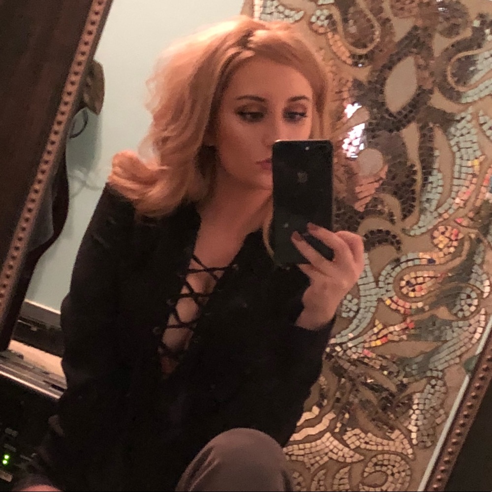 Meet your Posher, Averie