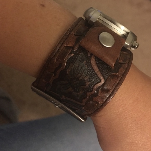 Watch - Picture 2 of 4