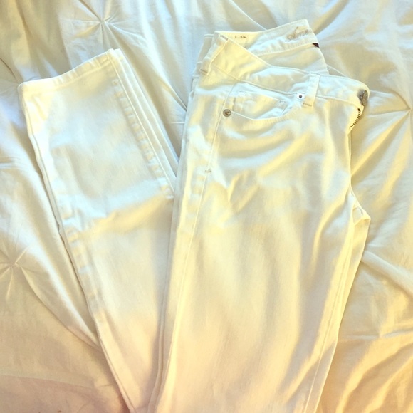 American Eagle White Skinny Jeans