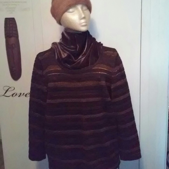 Escada - Picture 2 of 4