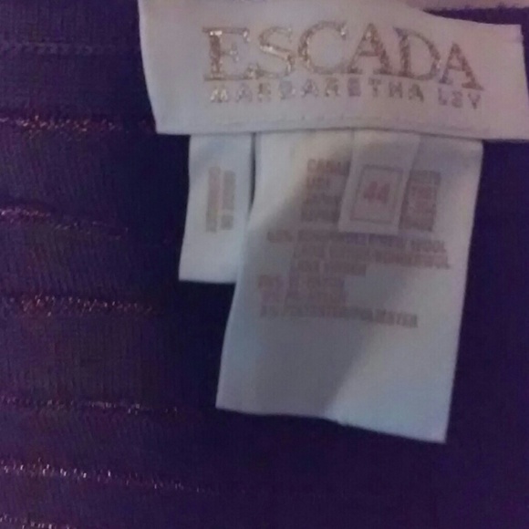 Escada - Picture 4 of 4