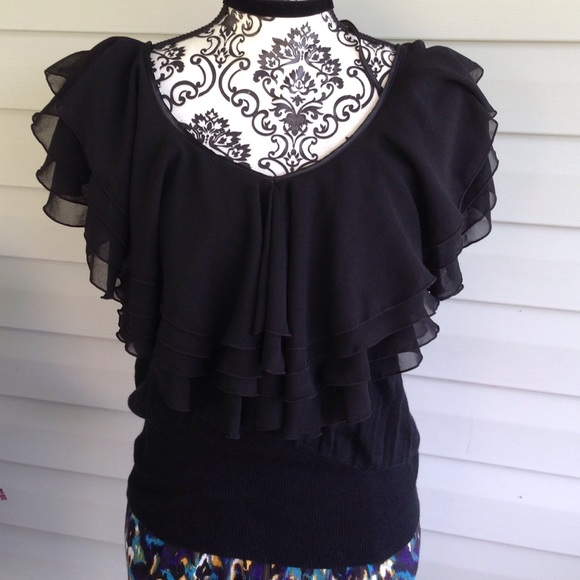 ⭐️SOLD⭐️ Fluffy Ruffle Black Lace Up Boho Blouse - Picture 2 of 4