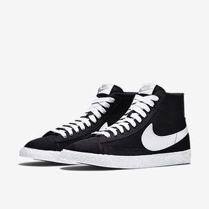 Black mesh Nike blazers size 9