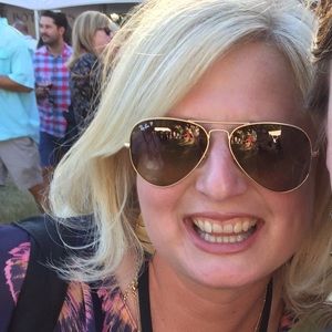 Meet your Posher, Nicole