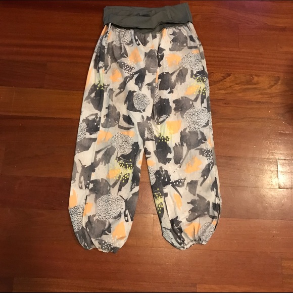 Lululemon boho crops