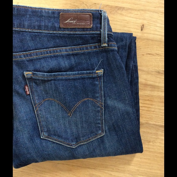 Womens Demi Curve Skinny Levis size 28