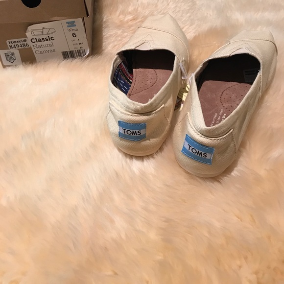 🎉Holiday SaleNWT Toms classic canvas shoe 6 & 7.5 - Picture 4 of 5