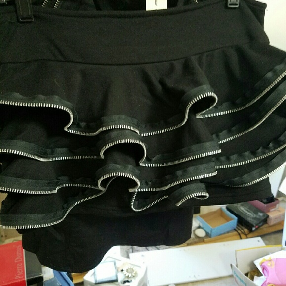 Skirt with shirt to match. - Picture 2 of 2