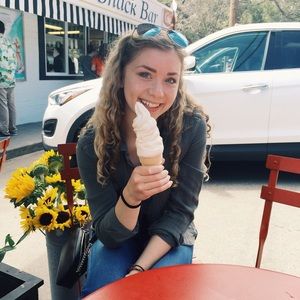 Meet your Posher, Lyndsey