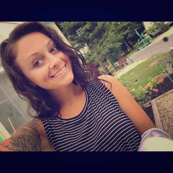 Meet your Posher, Lauren - Picture 1 of 1