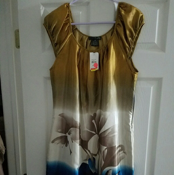 Dresses & Skirts - Satin like material dress