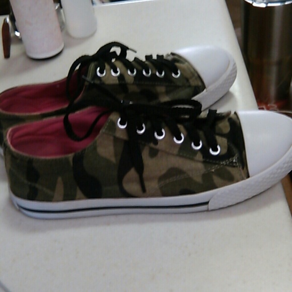 airwalk camo shoes